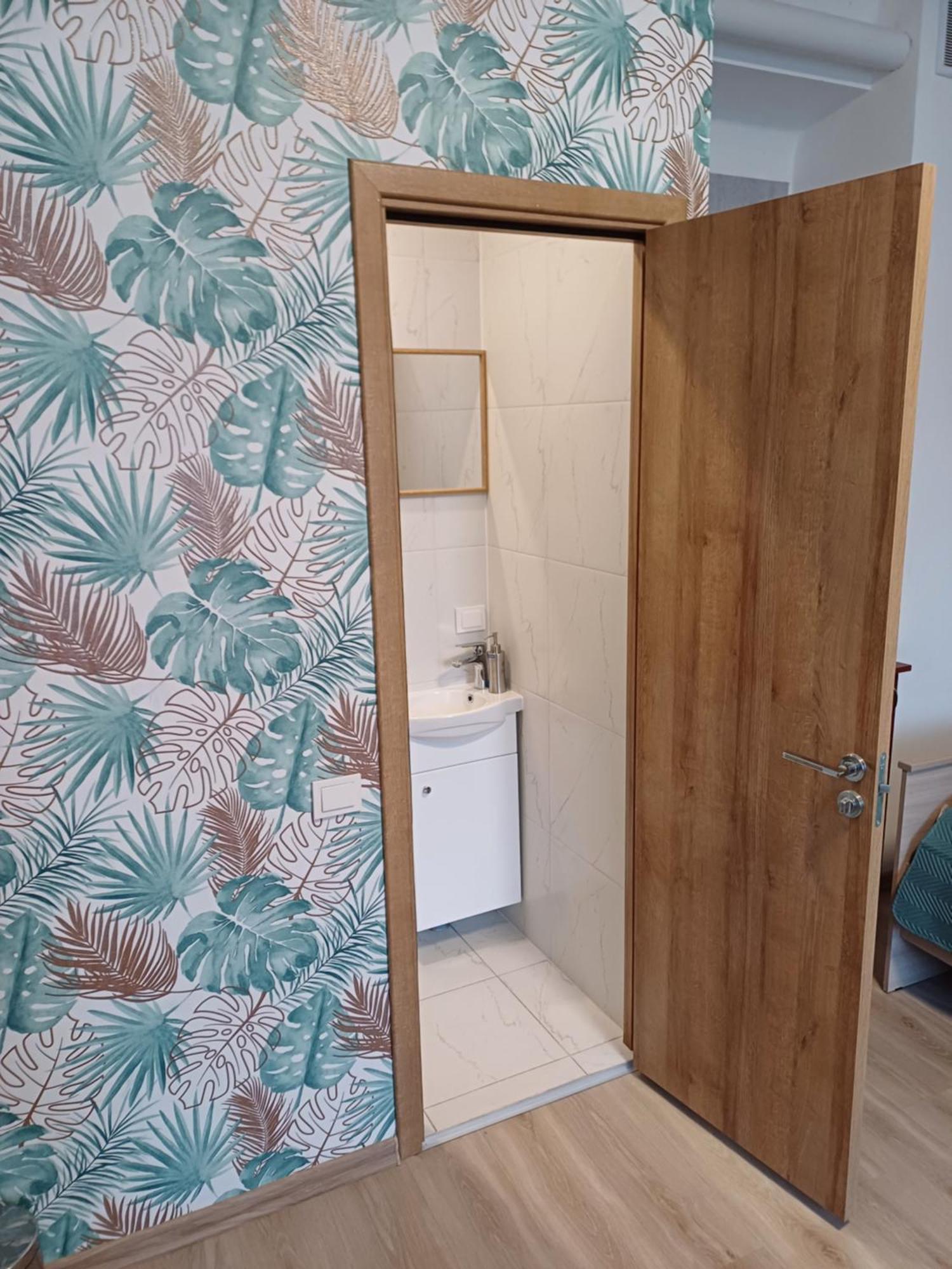 Green Oaks Private Rooms With Private Shower Klaipeda Exterior foto